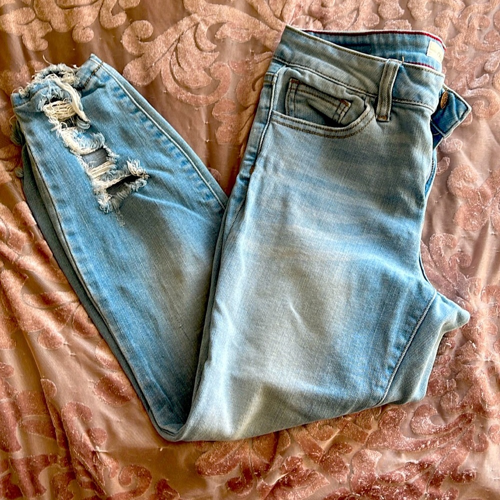Low rise distressed jeans